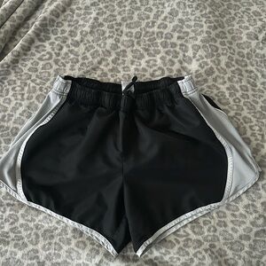 Black running shorts! 👟